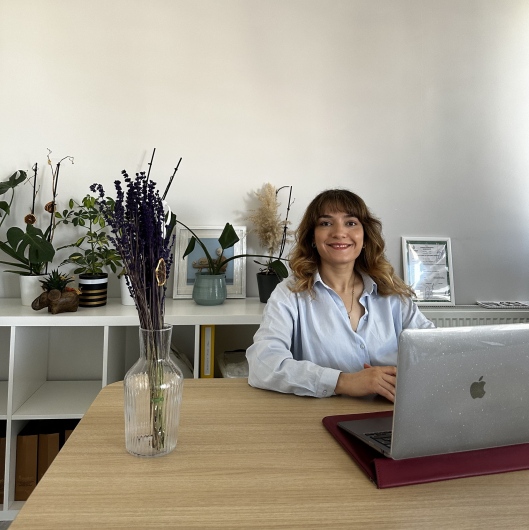 Dr. Elif Cimilli